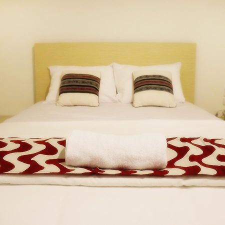 Leos Hotel Tomohon Eksteriør billede