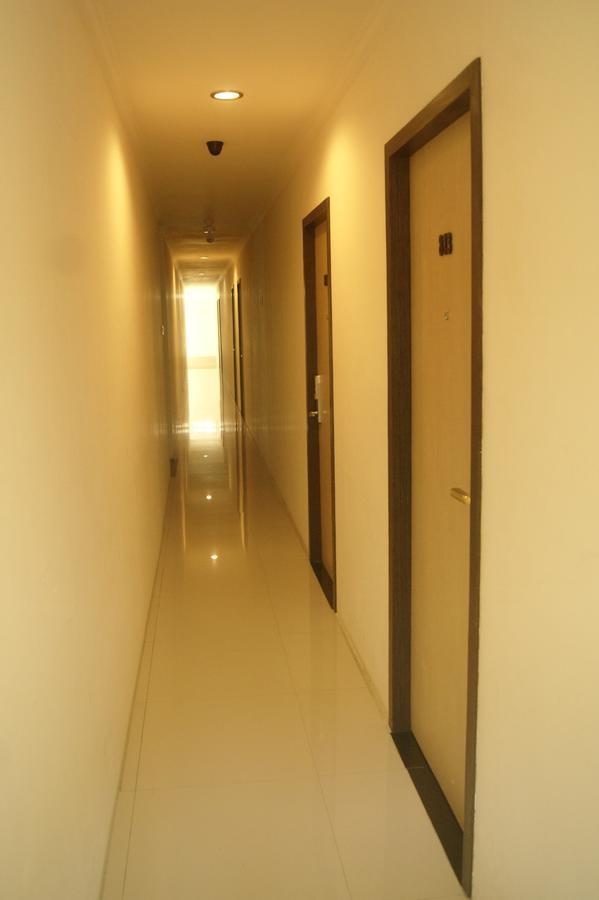 Leos Hotel Tomohon Eksteriør billede