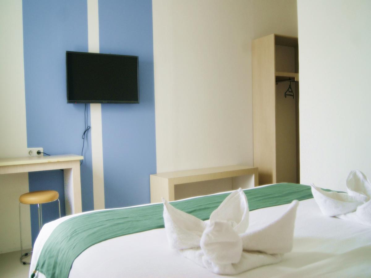Leos Hotel Tomohon Eksteriør billede