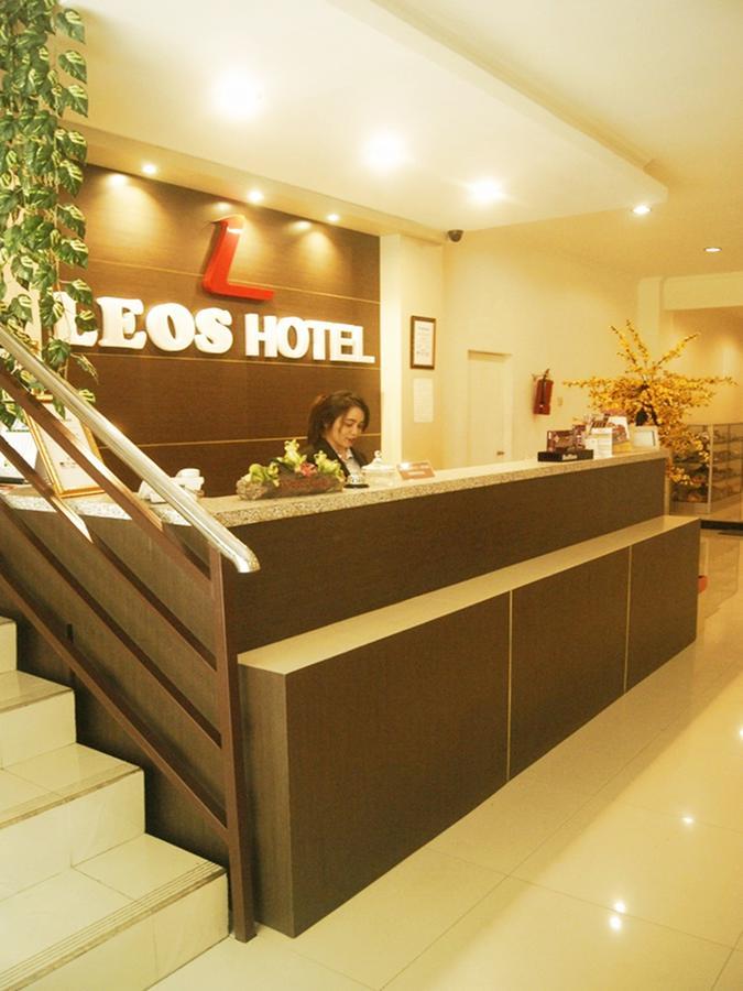 Leos Hotel Tomohon Eksteriør billede