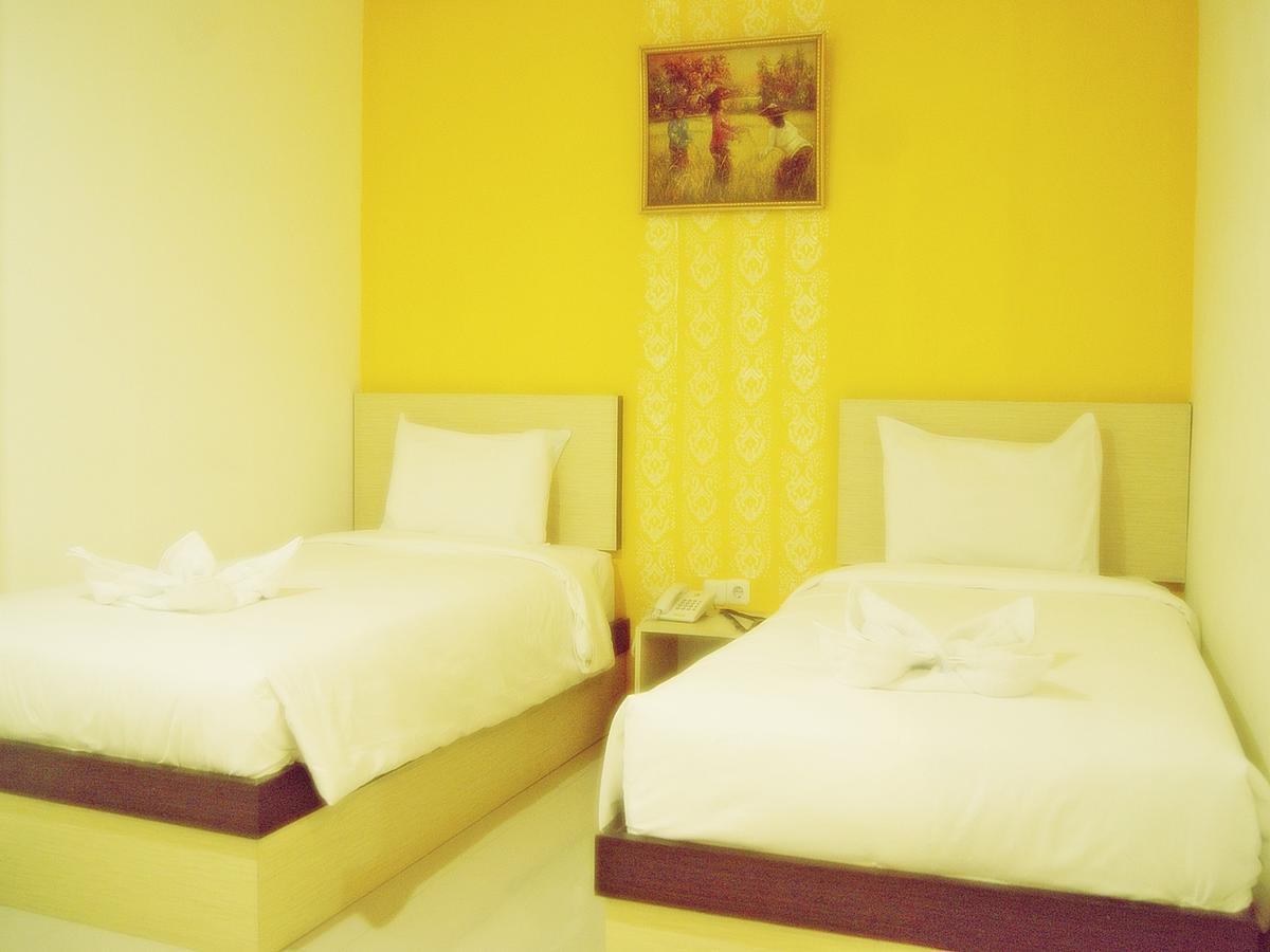 Leos Hotel Tomohon Eksteriør billede