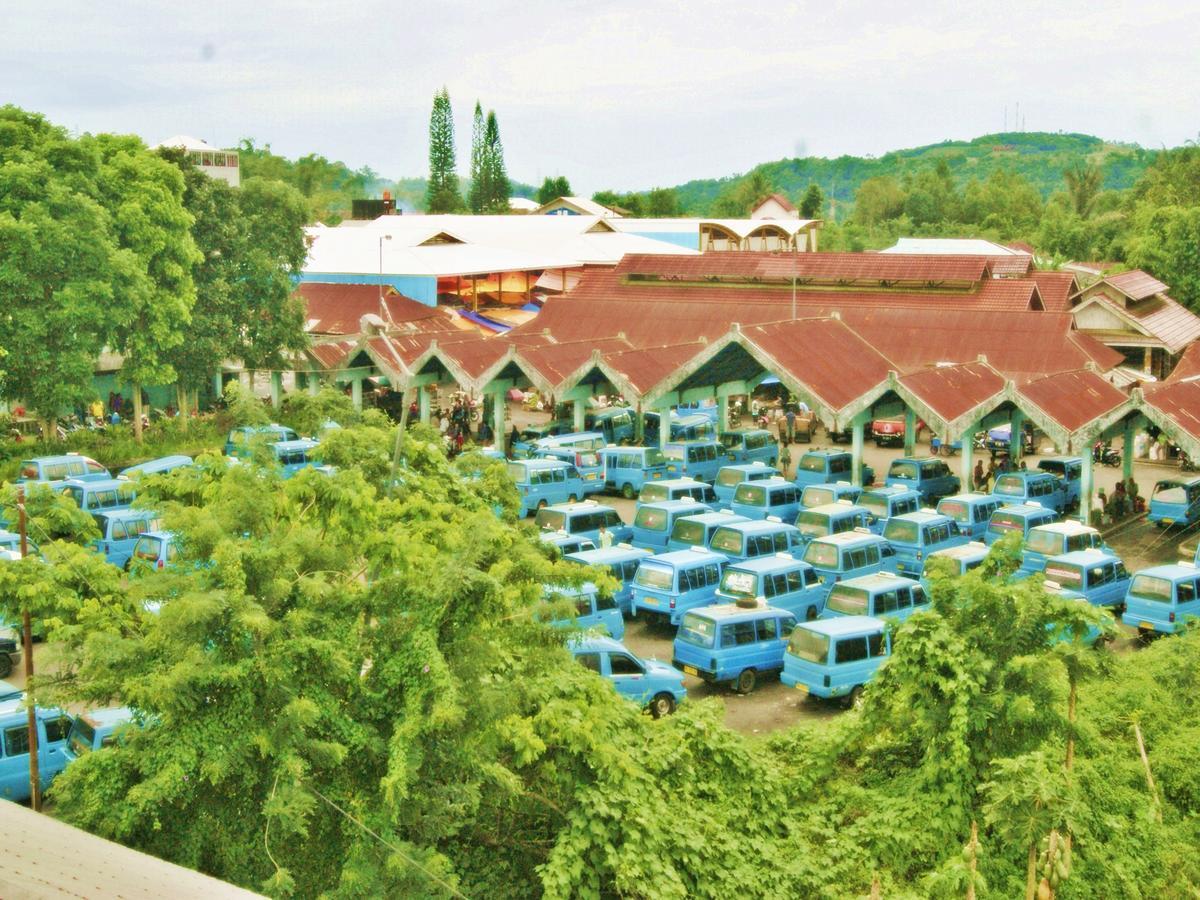 Leos Hotel Tomohon Eksteriør billede