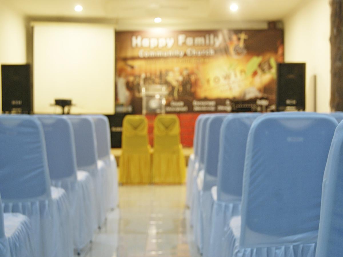 Leos Hotel Tomohon Eksteriør billede