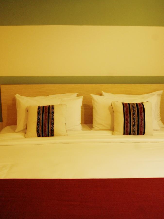 Leos Hotel Tomohon Eksteriør billede