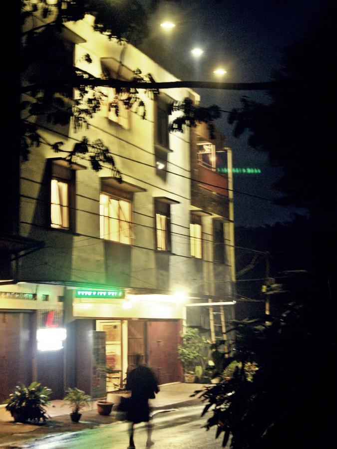 Leos Hotel Tomohon Eksteriør billede