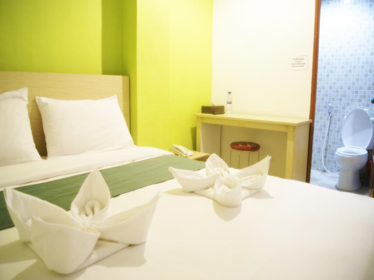 Leos Hotel Tomohon Eksteriør billede