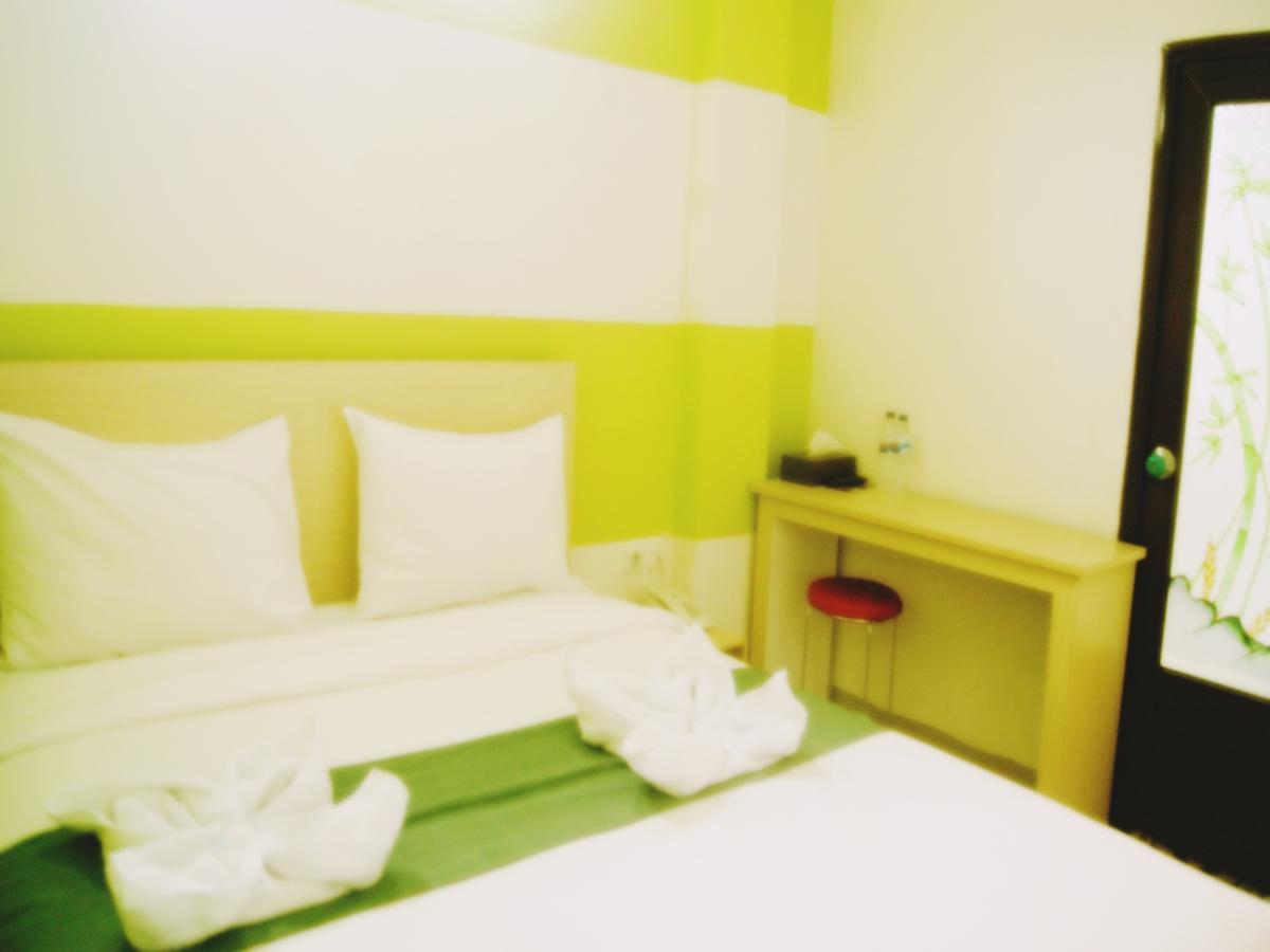 Leos Hotel Tomohon Eksteriør billede