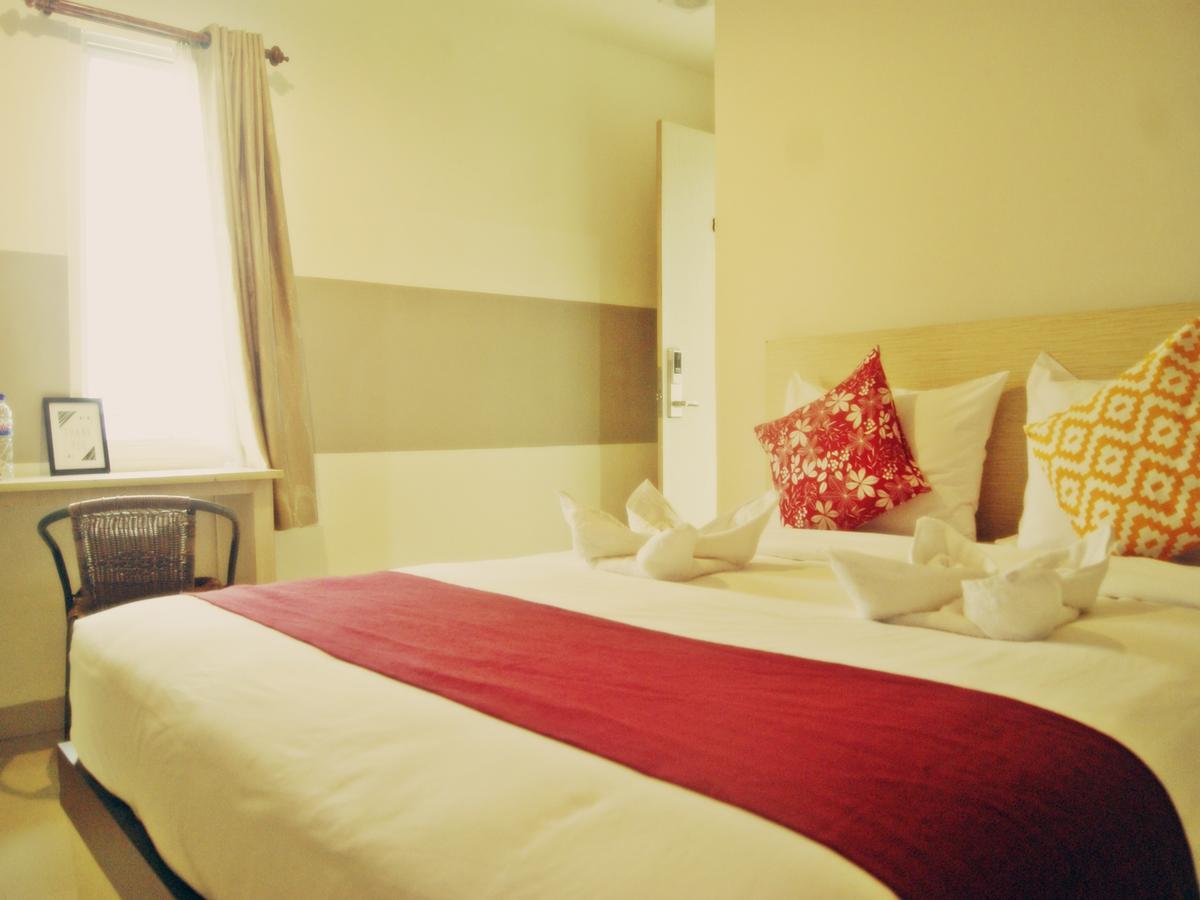 Leos Hotel Tomohon Eksteriør billede