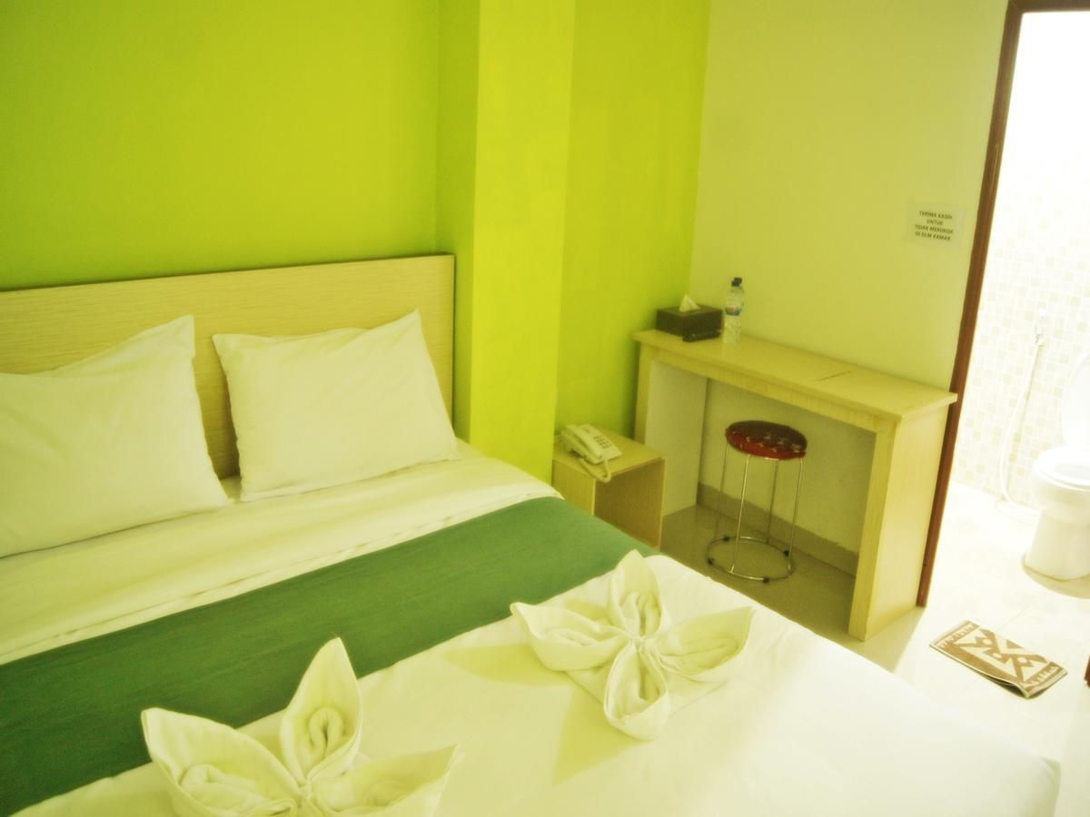 Leos Hotel Tomohon Eksteriør billede
