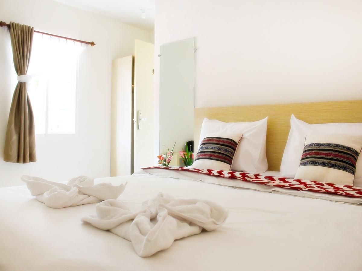 Leos Hotel Tomohon Eksteriør billede